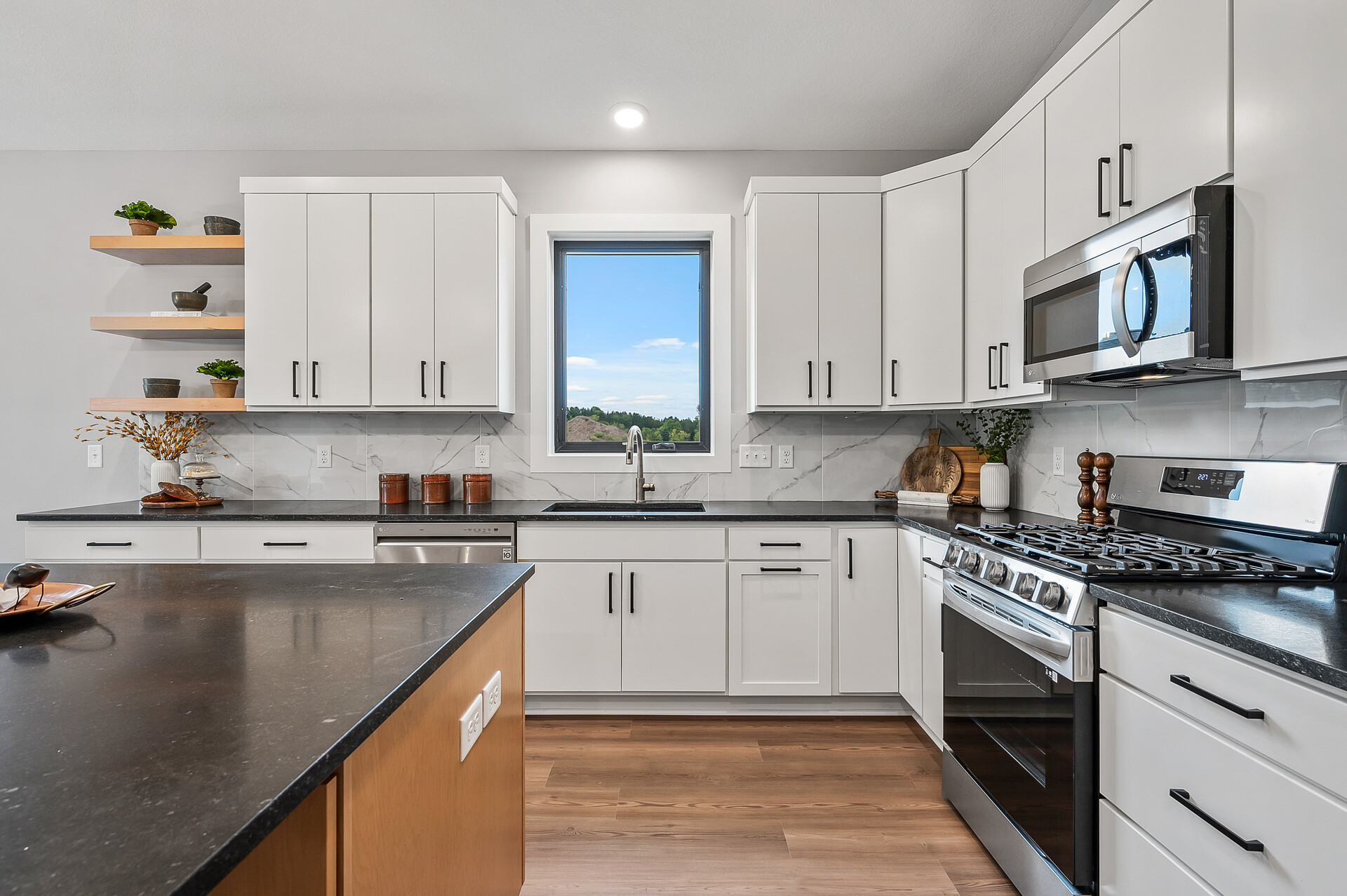 07_31654_Newport7_mls