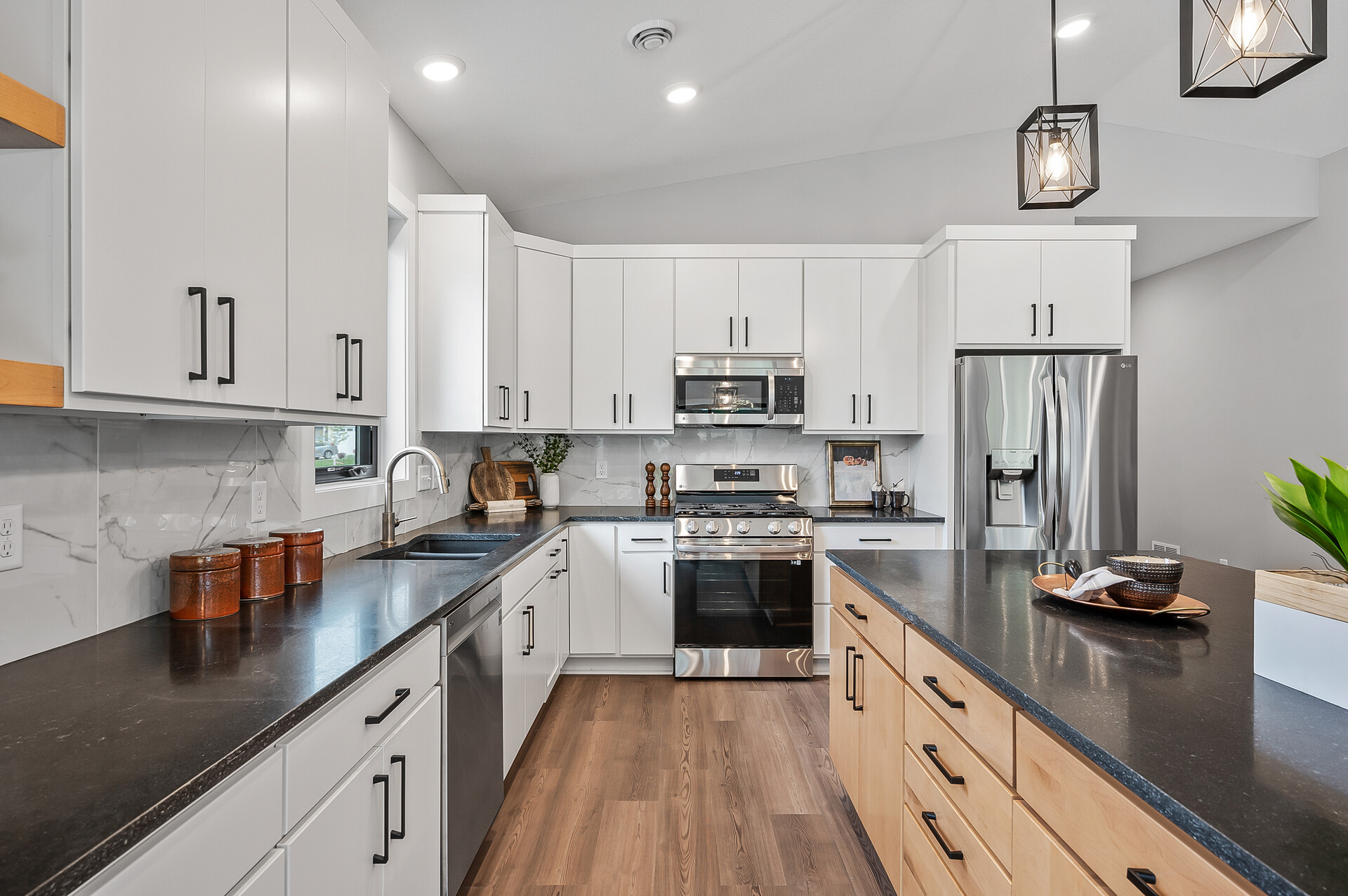 10_31654_Newport10_mls