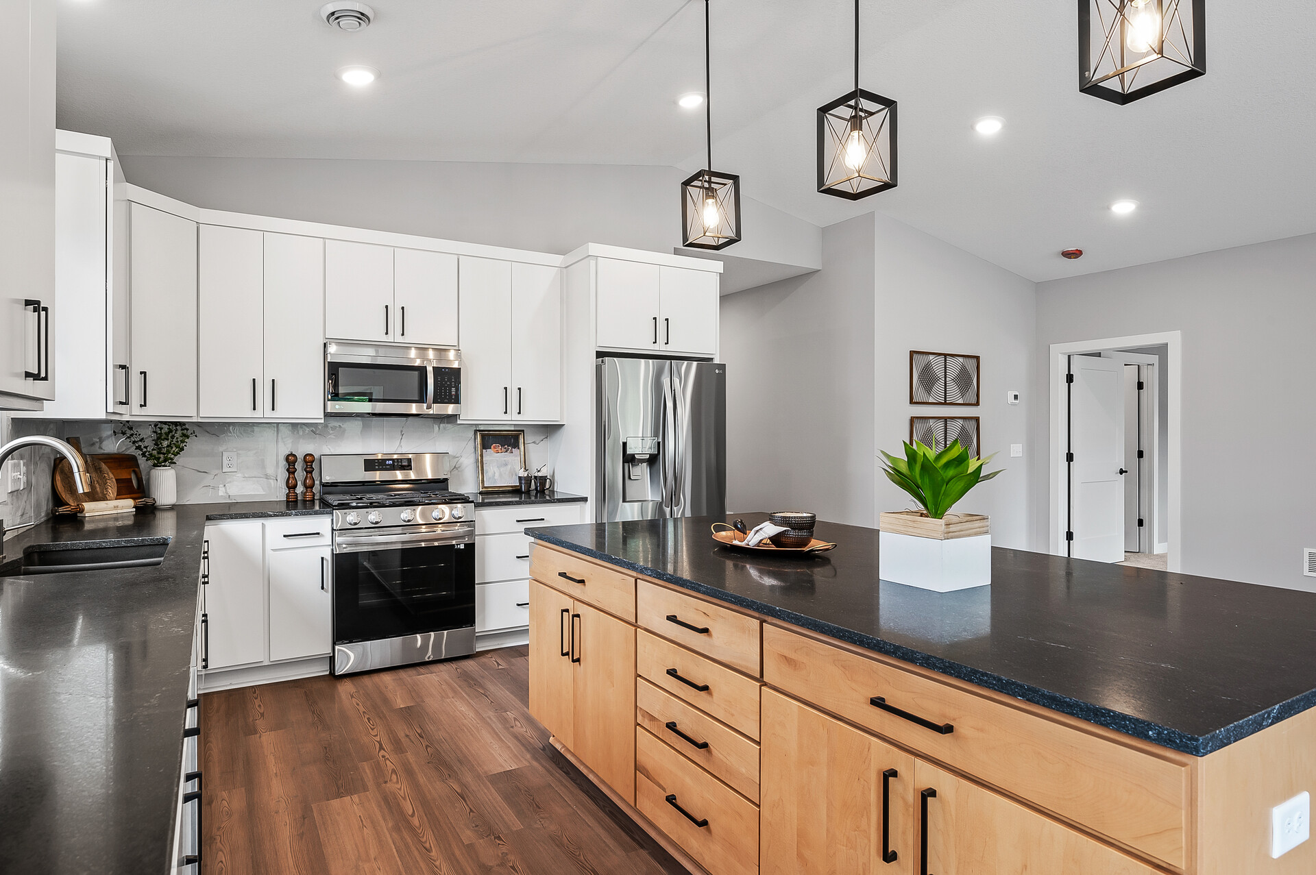 11_31654_Newport11_mls