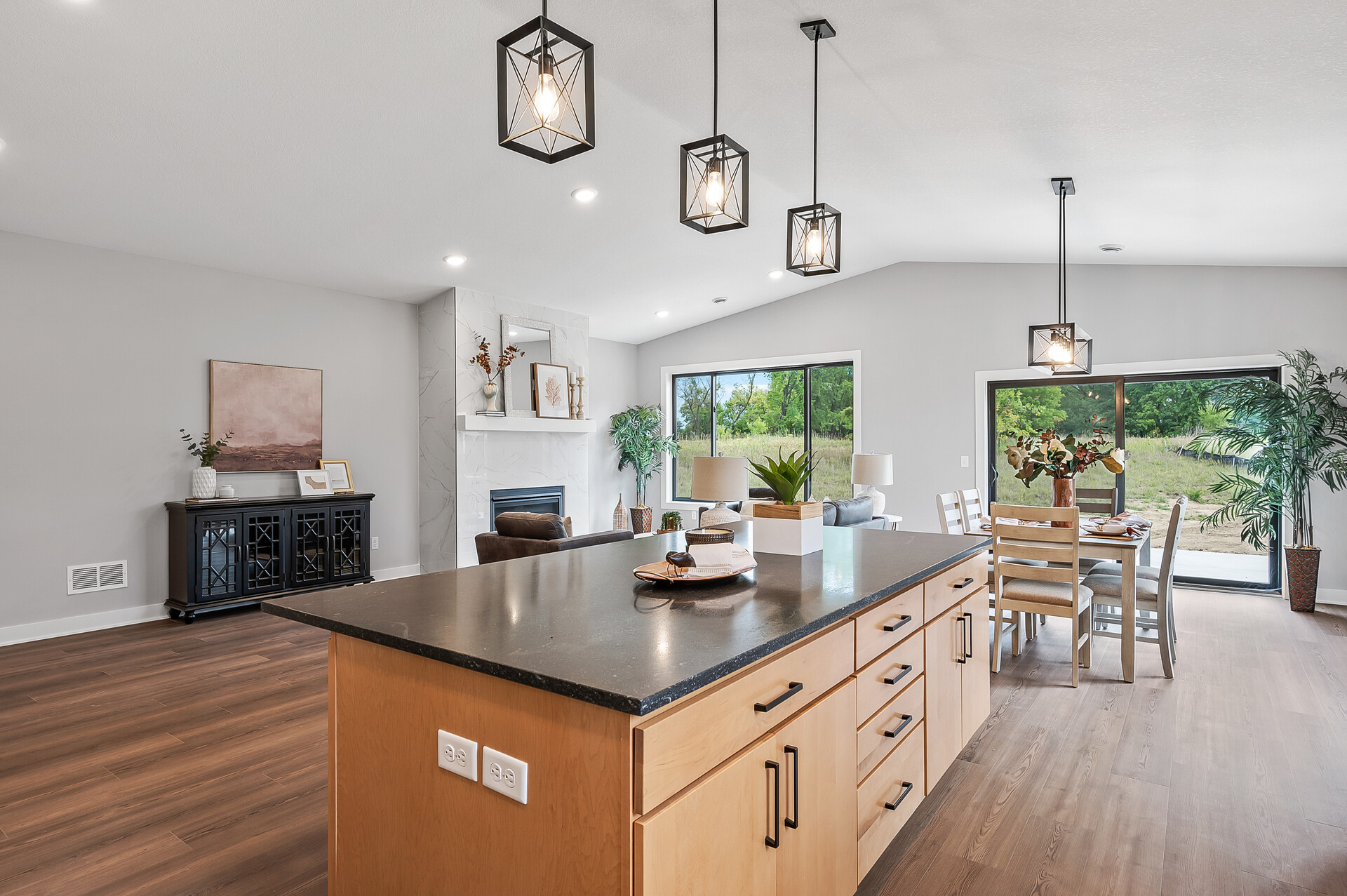 12_31654_Newport12_mls