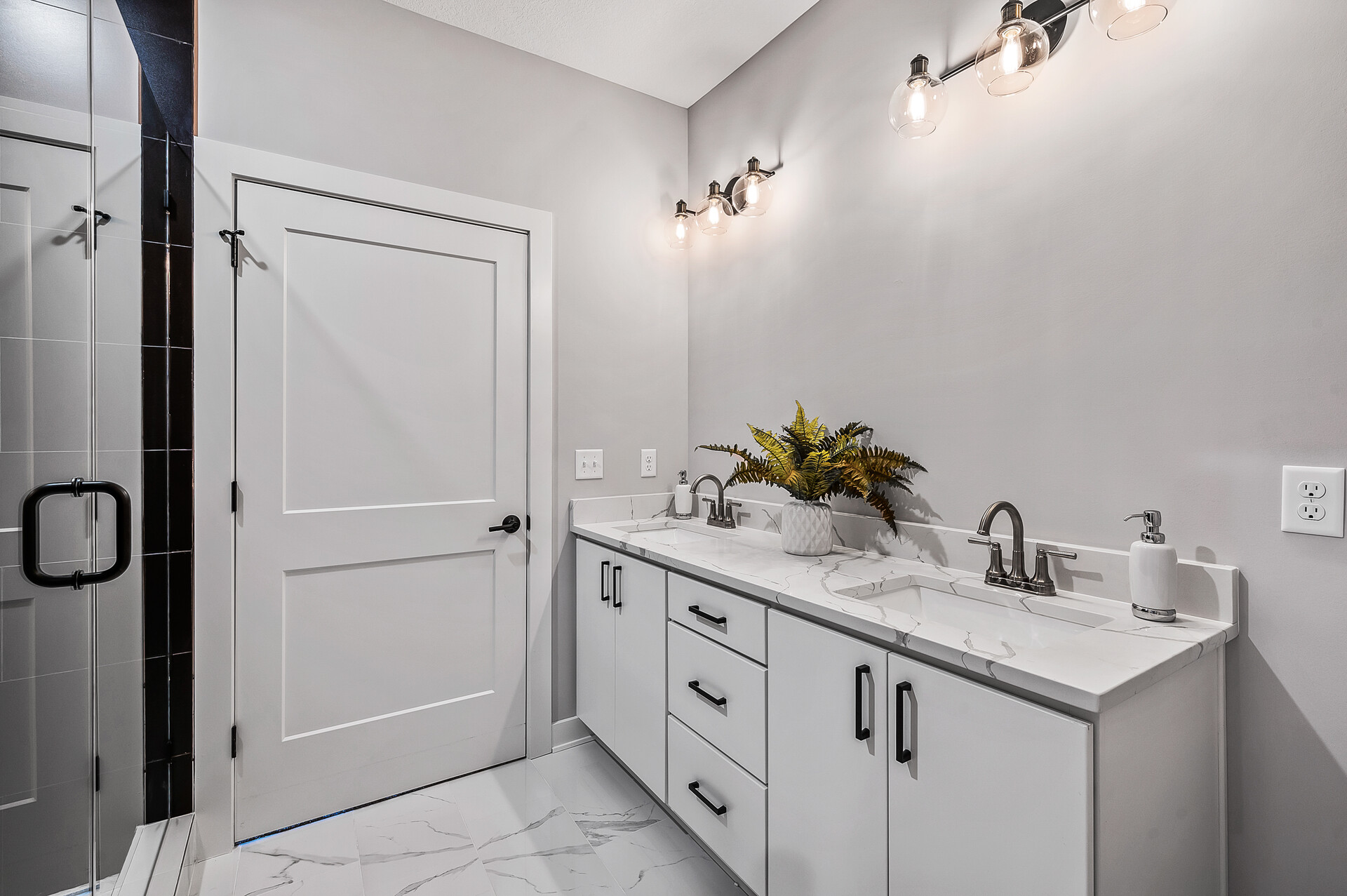 35_31654_Newport35_mls