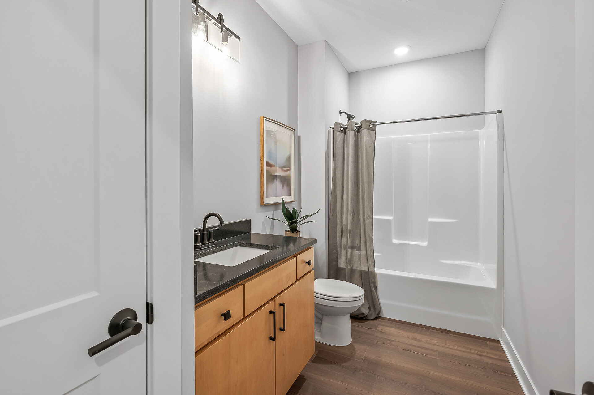 37_31654_Newport37_mls