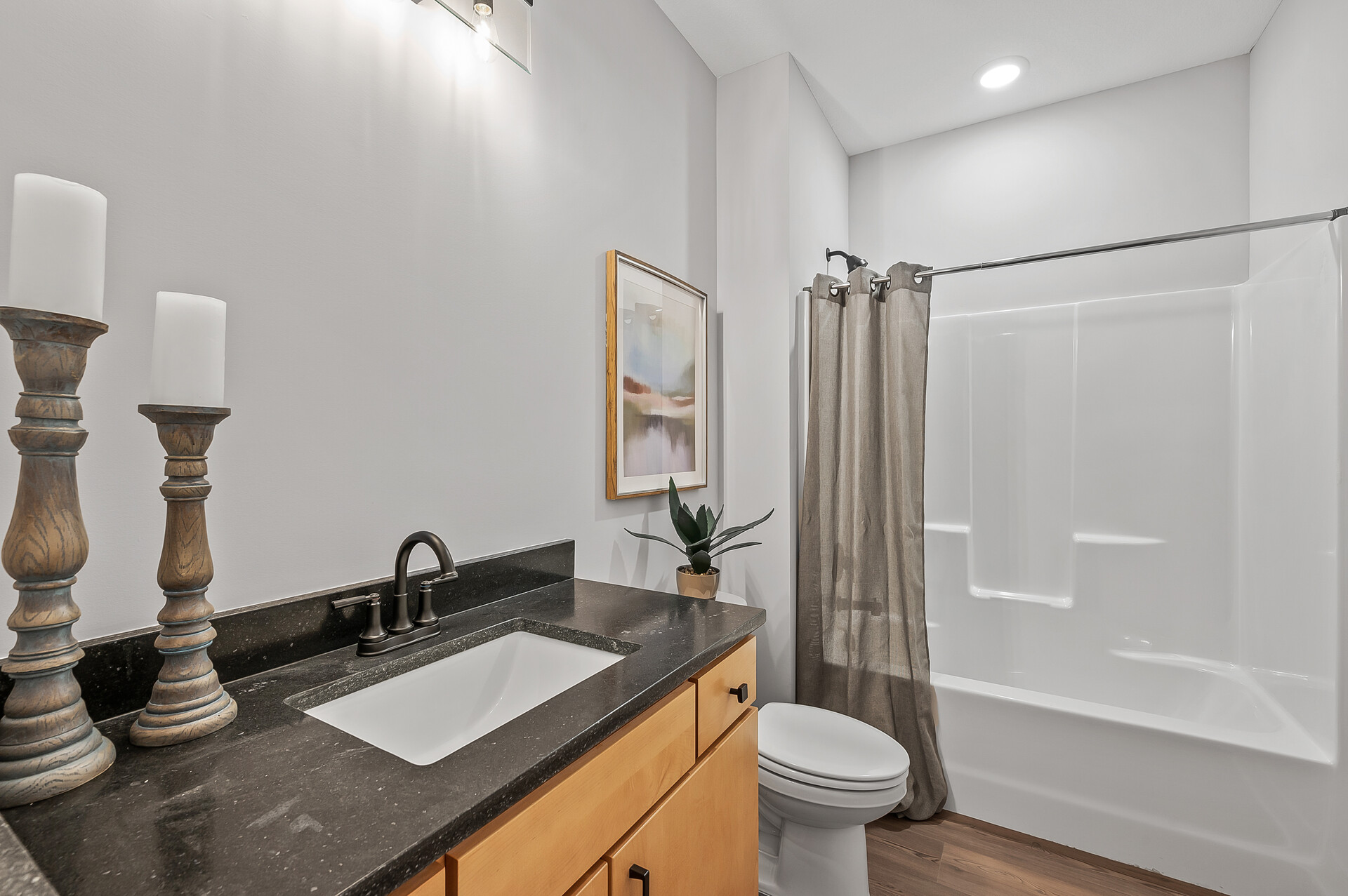 38_31654_Newport38_mls