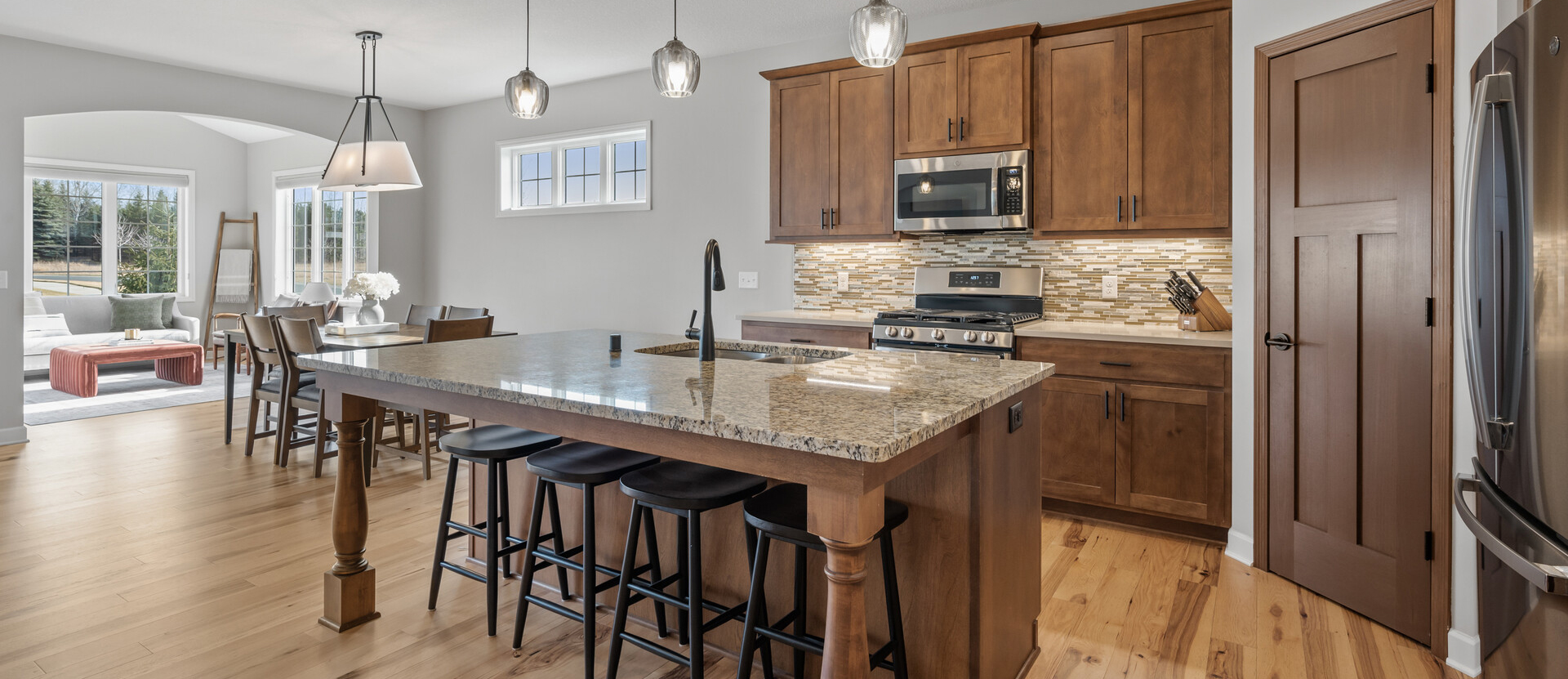 12 741 Ivywood12 mls