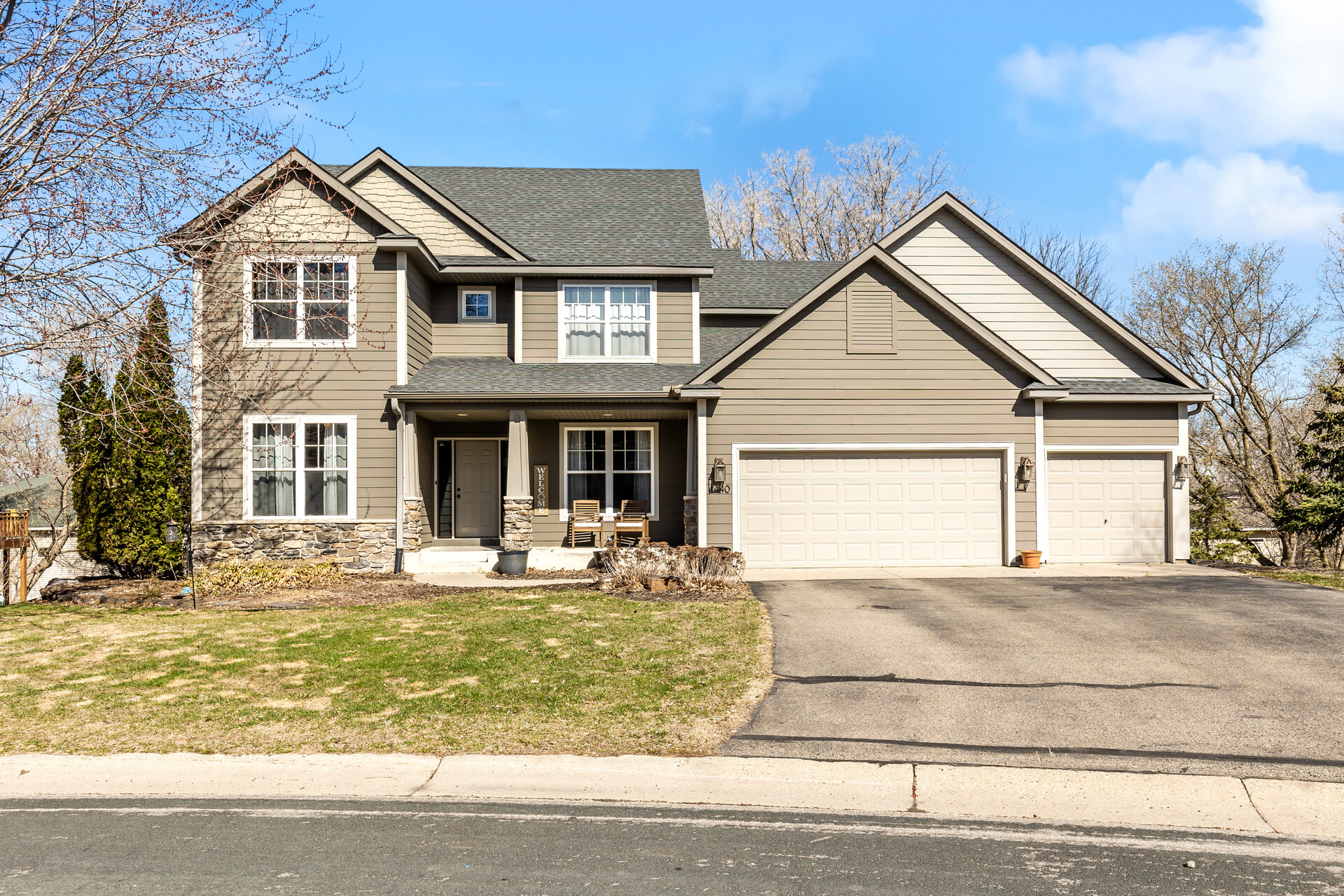 01 4440 Overlook1 mls