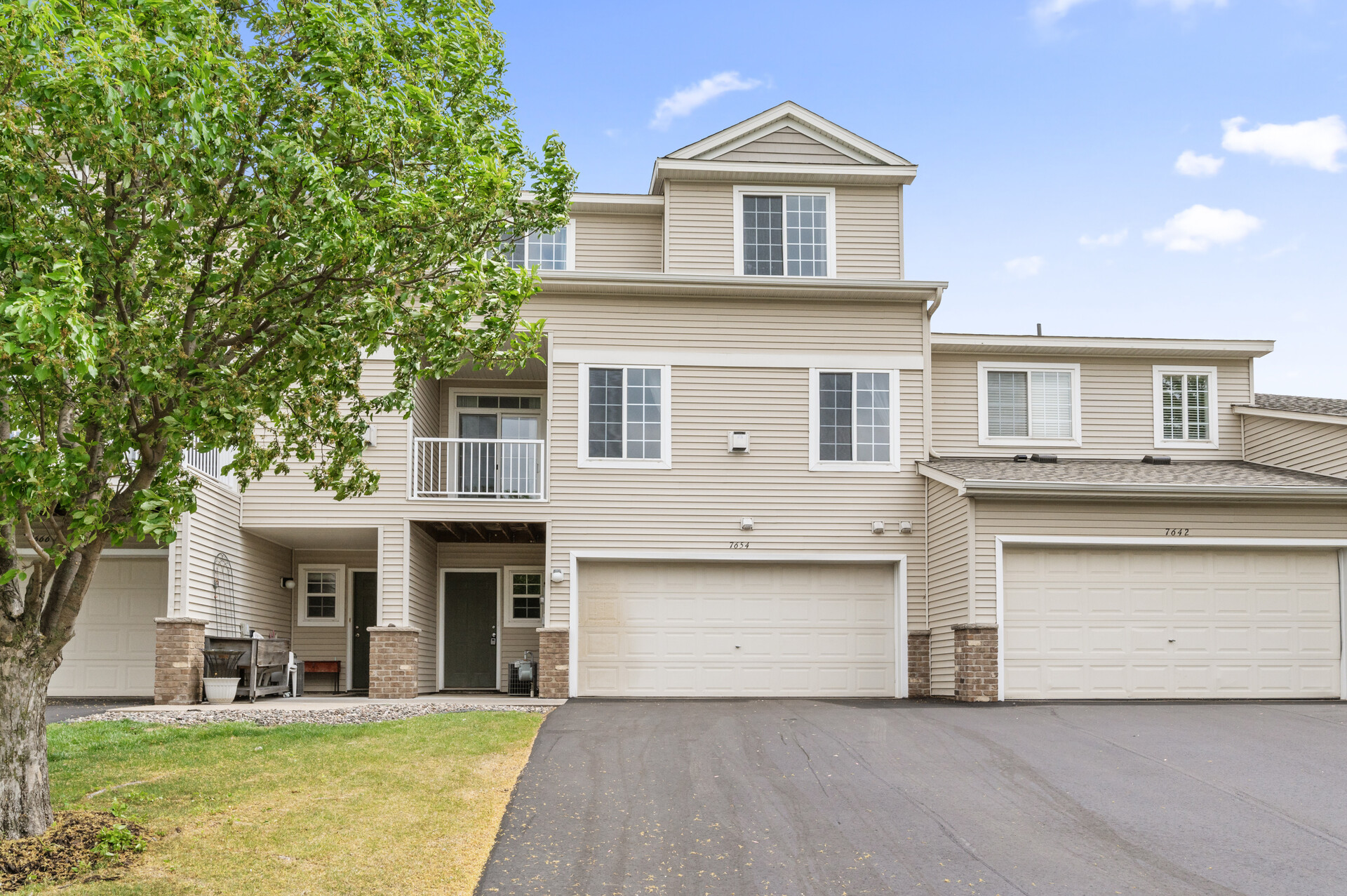 02 7654 Lachman2 mls