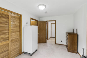 10_1980_Downing_Ave10_mls