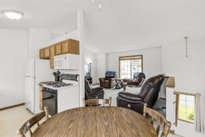 22_1980_Downing_Ave22_mls