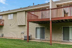 42_1980_Downing_Ave42_mls