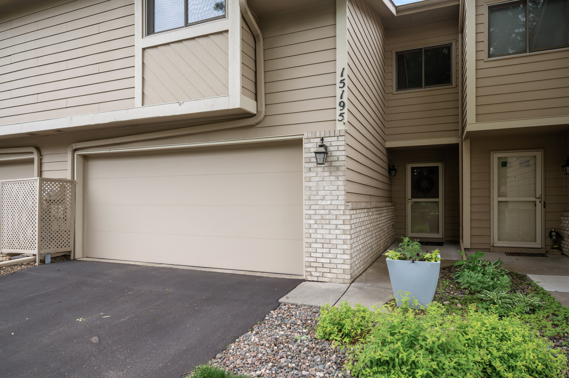 01 15195 Patricia5 mls