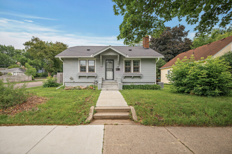 01 4301 Columbus Ave4 mls