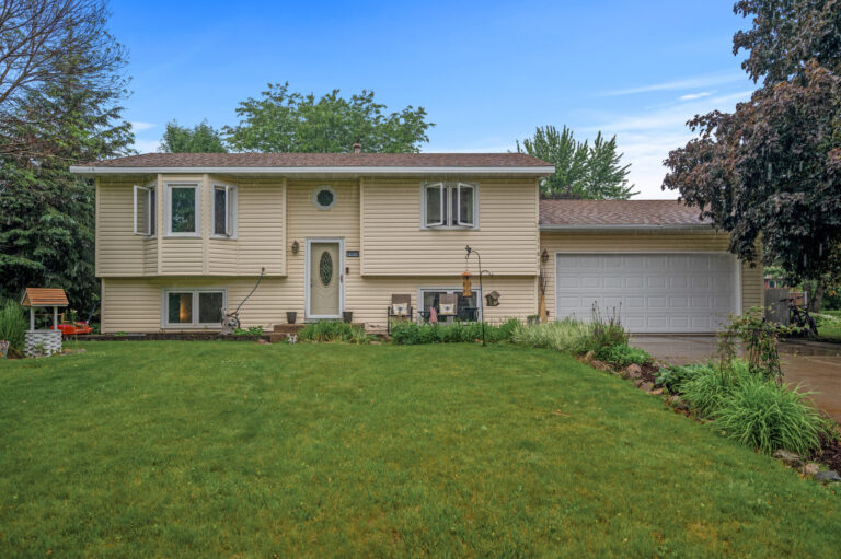 02 11810 Larabee2 mls