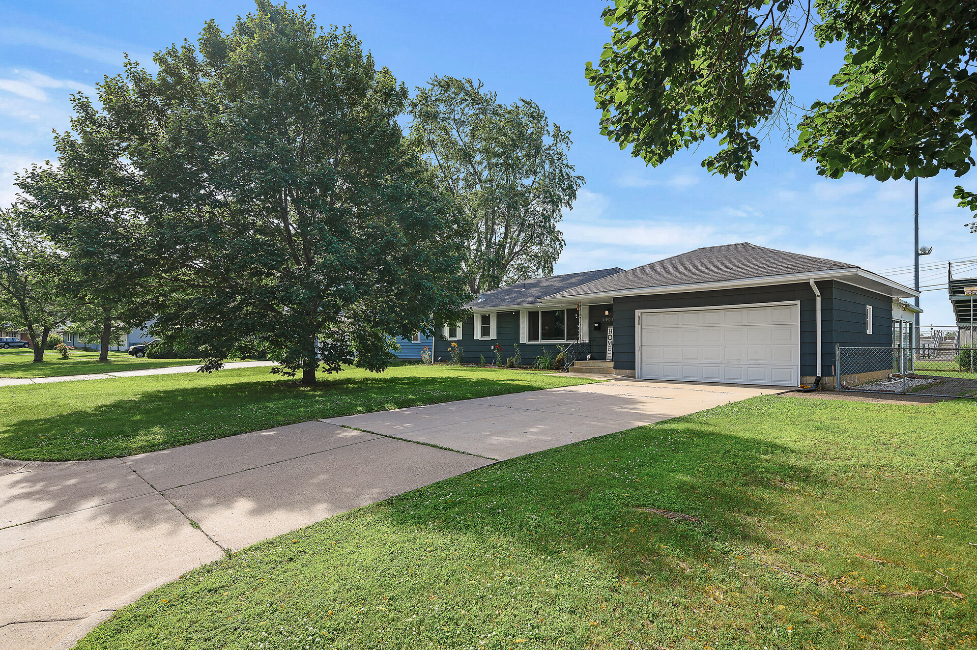 02 4901 76th Ave N2 mls