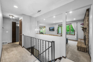 02_805_Ithaca_Ln_N5_mls