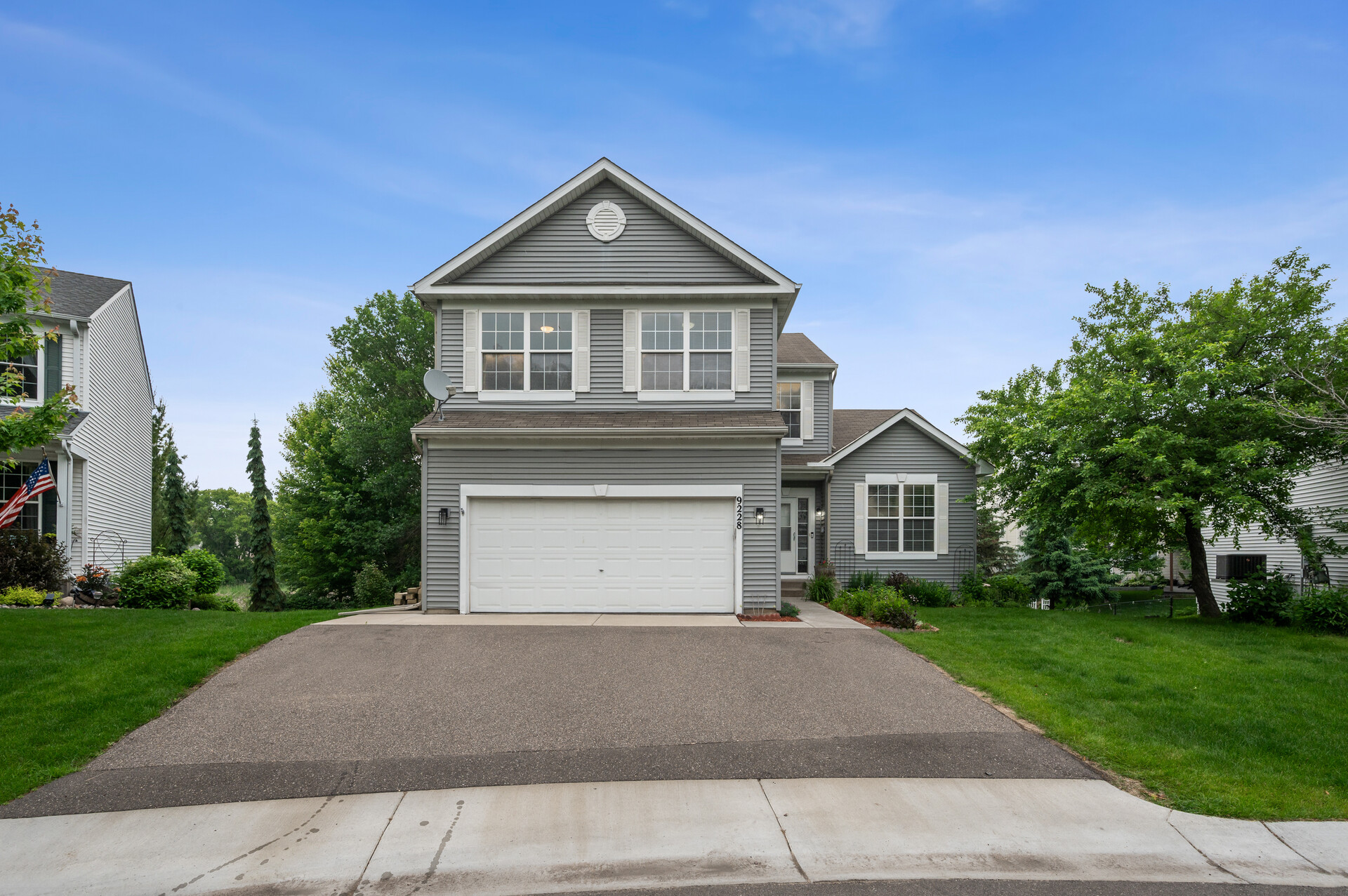 02 9228 Queensland2 mls 2