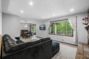 03_805_Ithaca_Ln_N6_mls