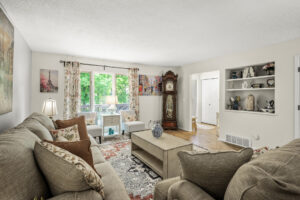 04_37_Birnamwood_Dr7_mls