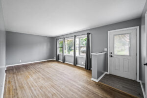 07_7206_June_Ave_N7_mls