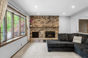 07_805_Ithaca_Ln_N10_mls