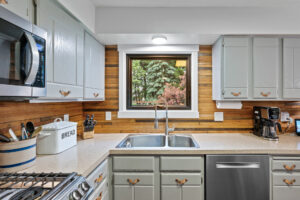 08_2646_Greenmeadow13_mls