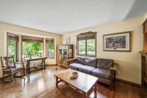 11_19402_Carson_Circle_NW11_mls