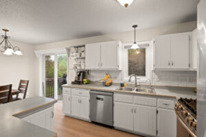 13_11810_Larabee13_mls