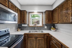 13_805_Ithaca_Ln_N16_mls