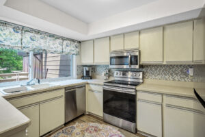 14_37_Birnamwood_Dr17_mls