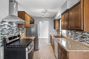 14_7206_June_Ave_N12_mls