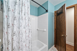 15_2646_Greenmeadow20_mls