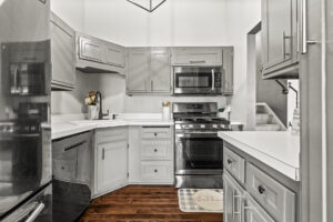 15_7210_Perry_Ct_W15_mls