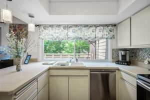 16_37_Birnamwood_Dr19_mls