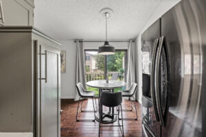 18_7210_Perry_Ct_W18_mls