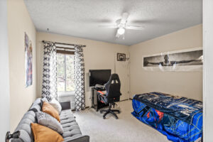 20_7210_Perry_Ct_W20_mls