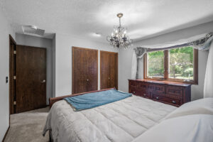 22_805_Ithaca_Ln_N25_mls