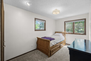 23_805_Ithaca_Ln_N26_mls