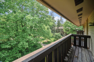 28_37_Birnamwood_Dr31_mls