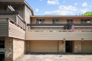 44_37_Birnamwood_Dr45_mls